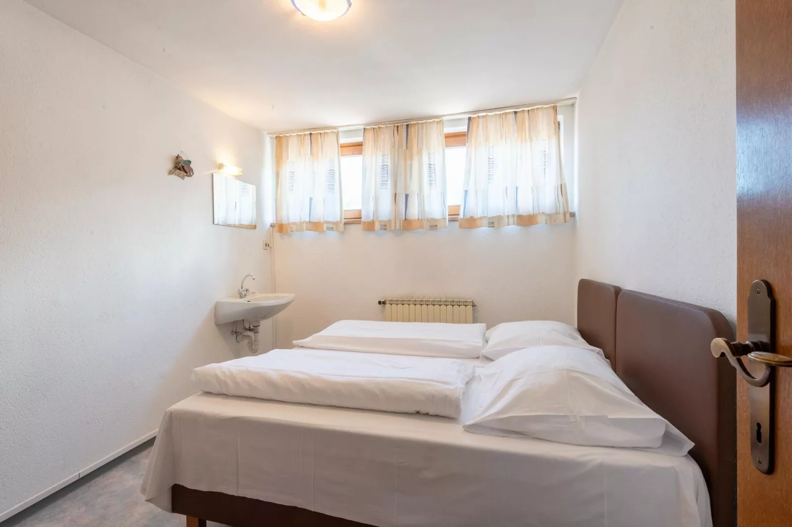 Apartment Top 10-Bedroom