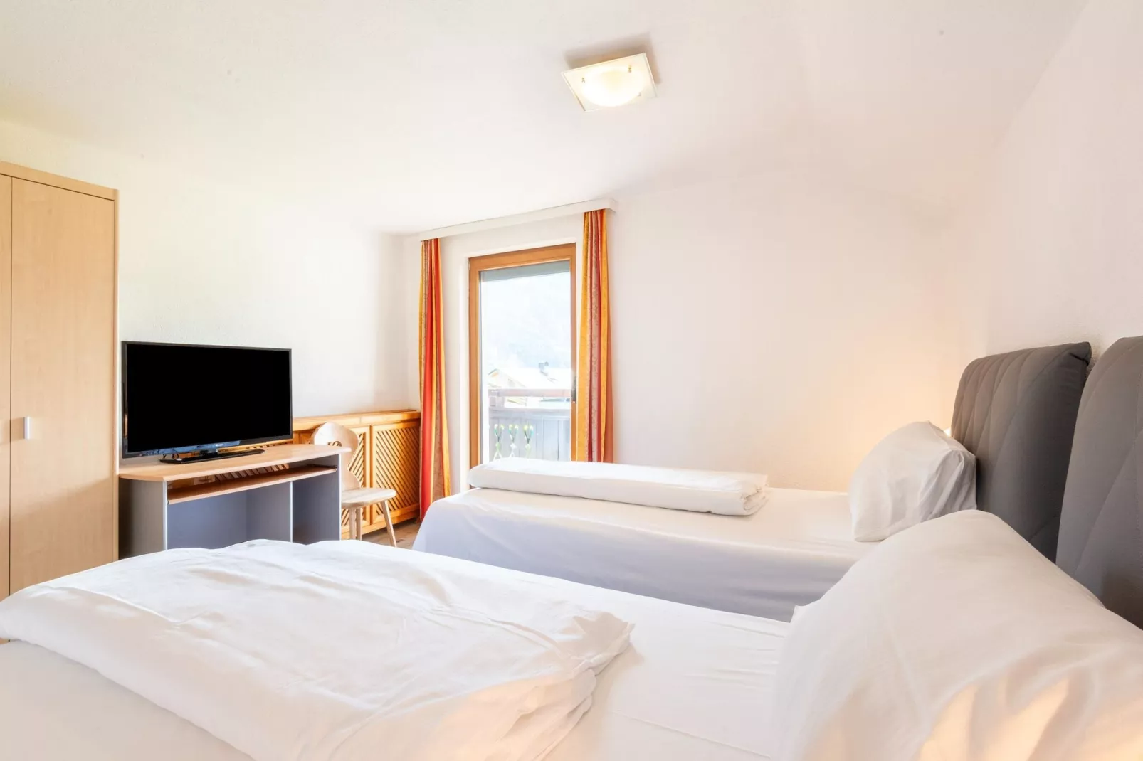Apartment Top 10-Bedroom
