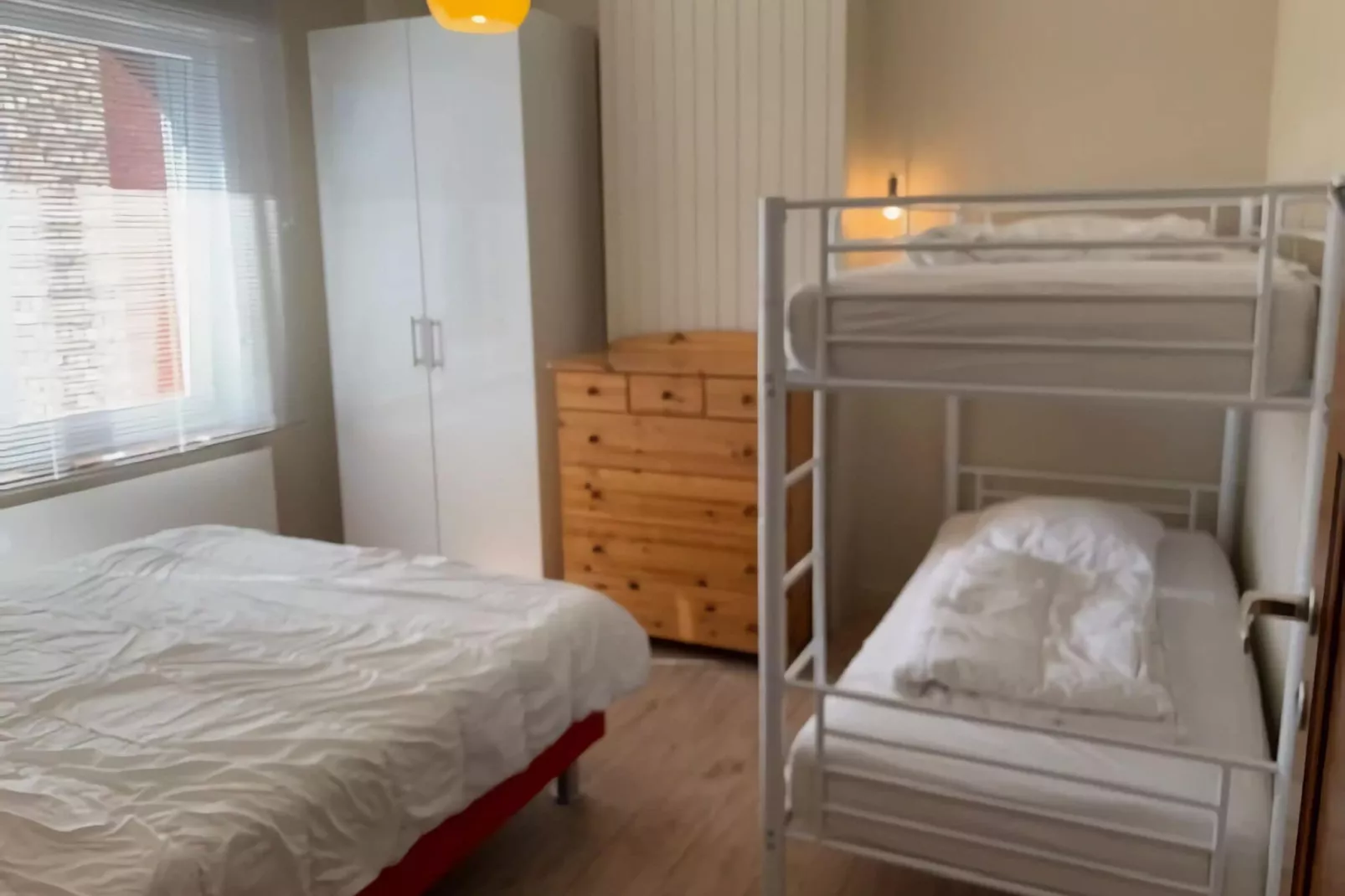 Weekendhuisje 10px-Bedroom