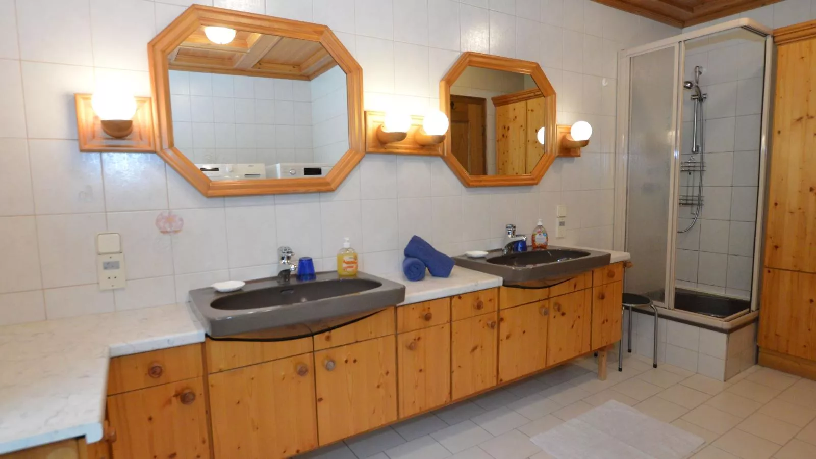 Chalet Sandra-Bathroom