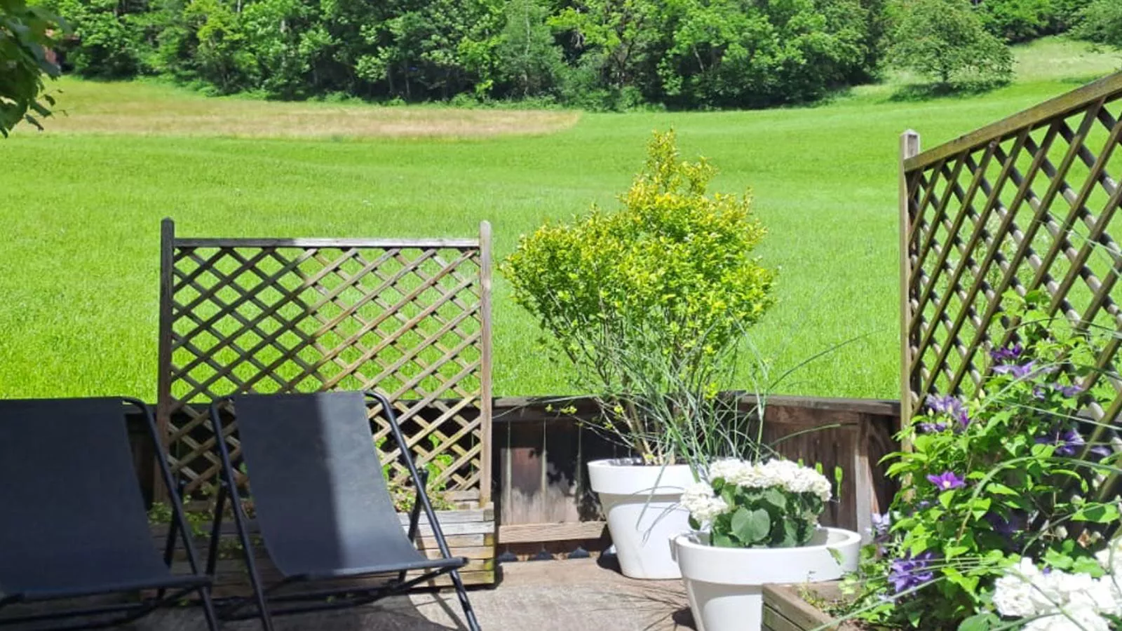 Chalet Anna-Gardens summer