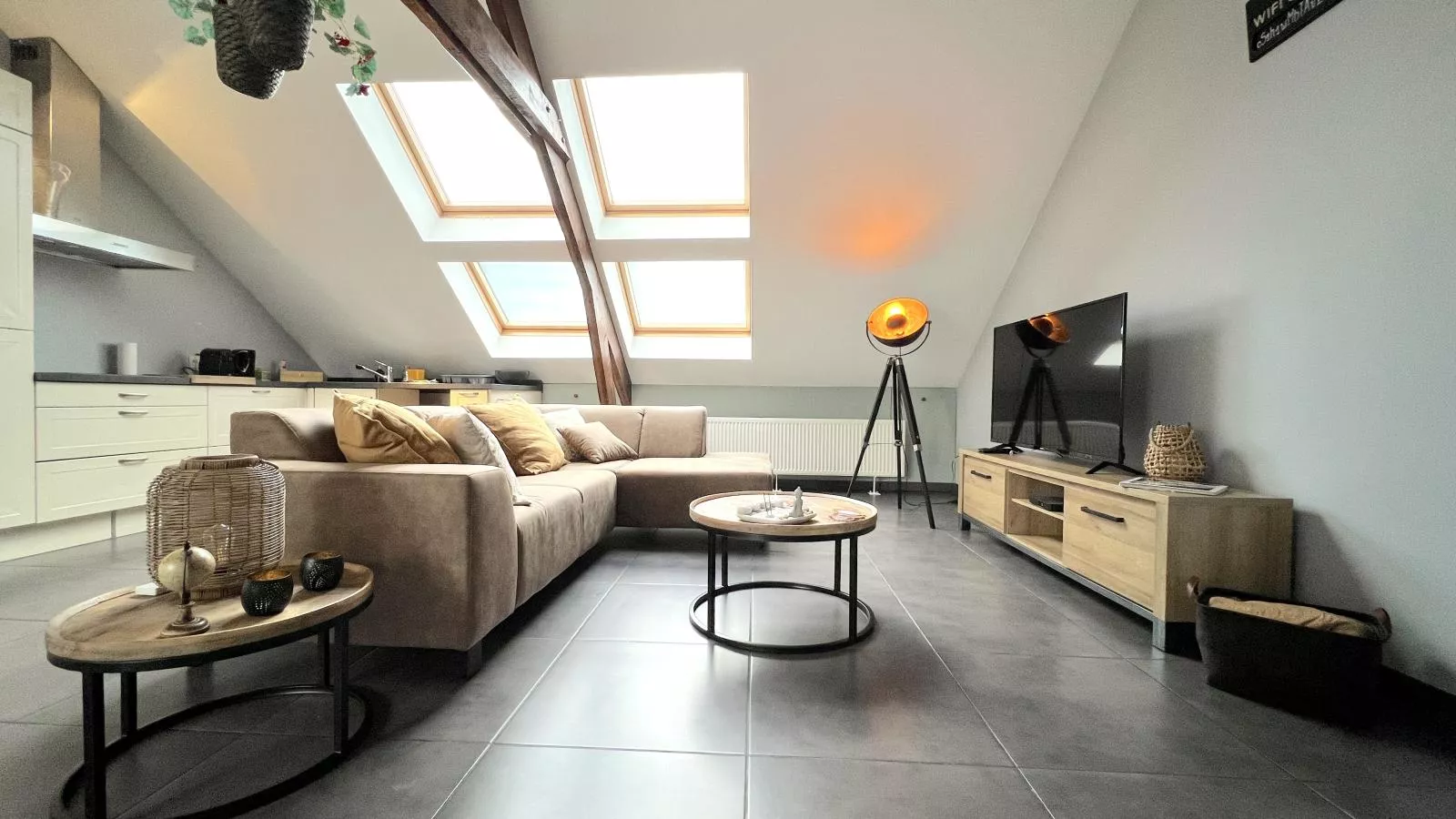 T Vennehuisje-Living room