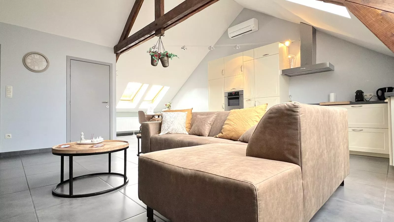 T Vennehuisje-Living room