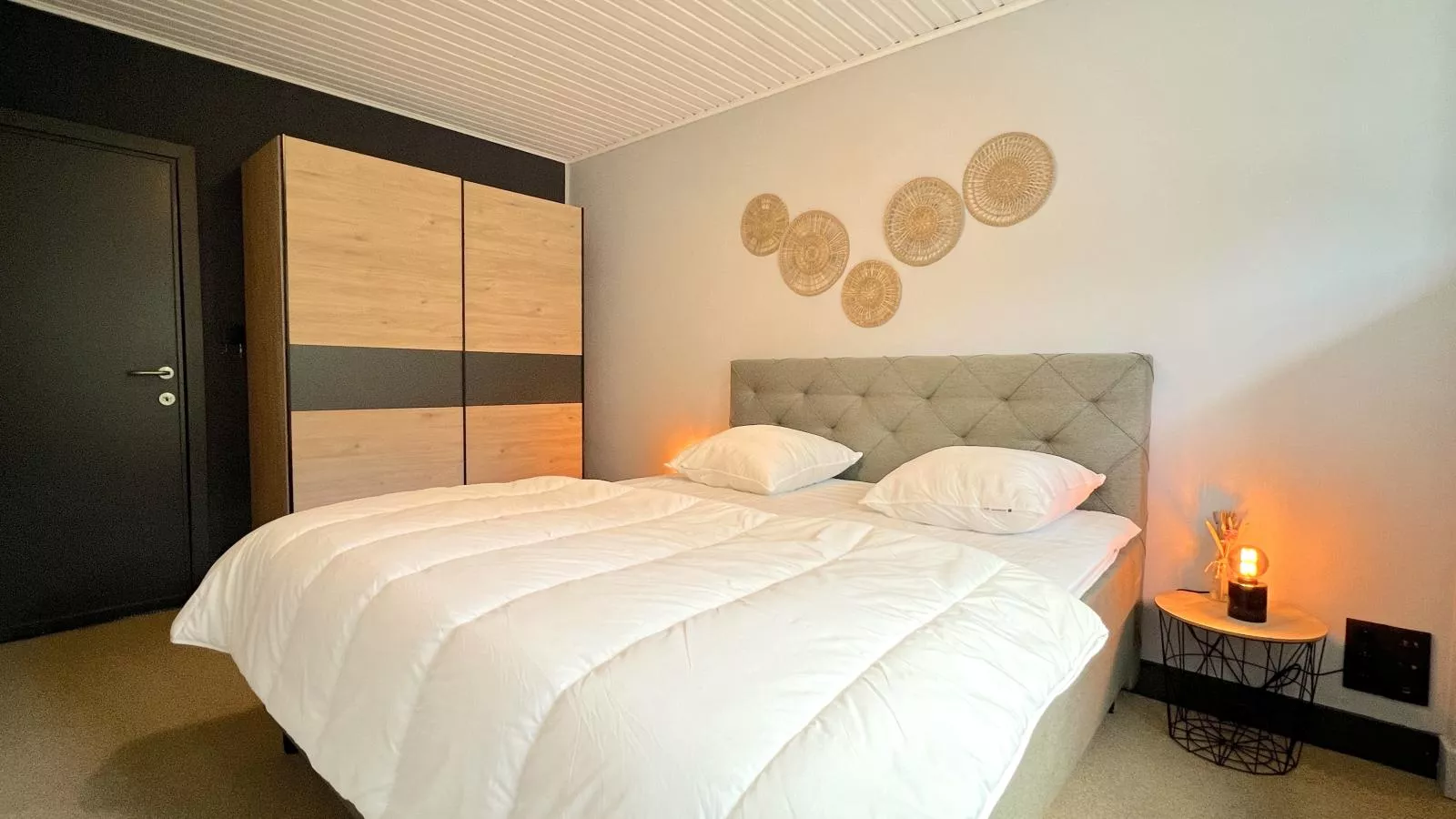 T Vennehuisje-Bedroom