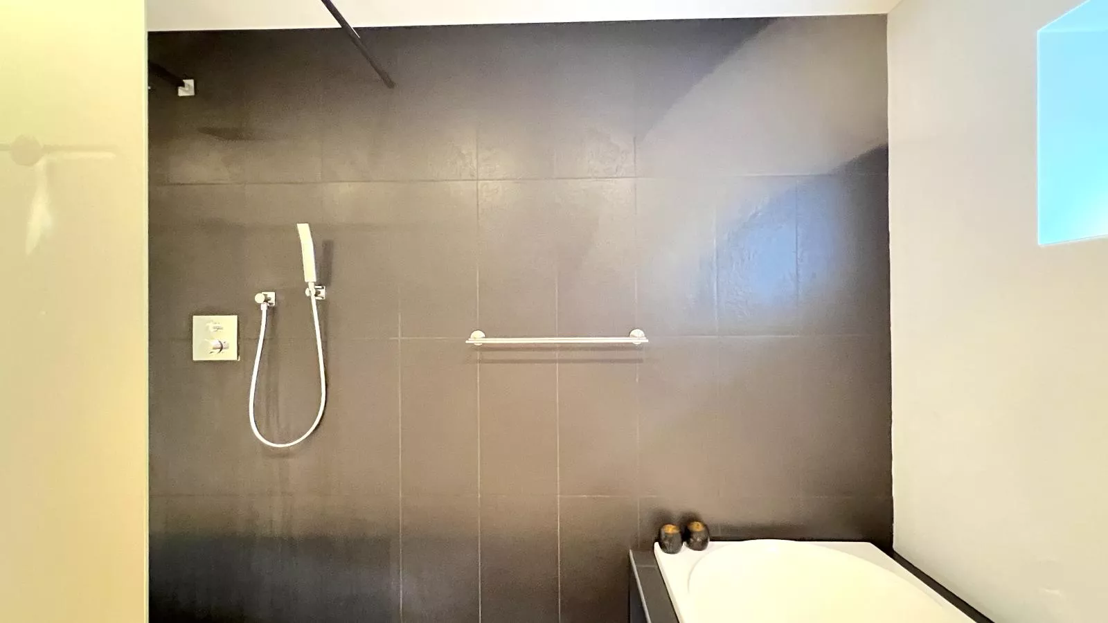 T Vennehuisje-Bathroom