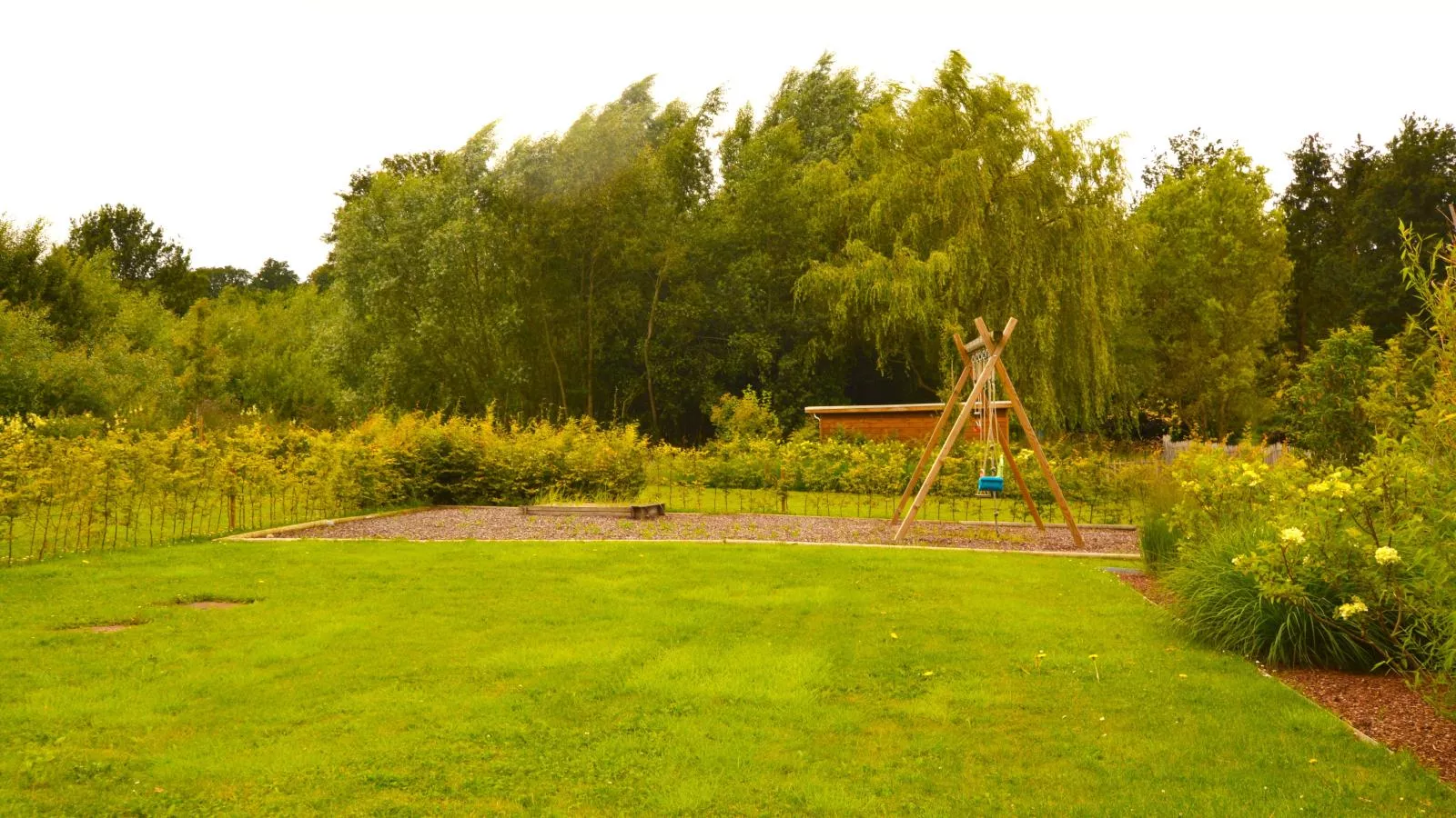 Loheré-Gardens summer