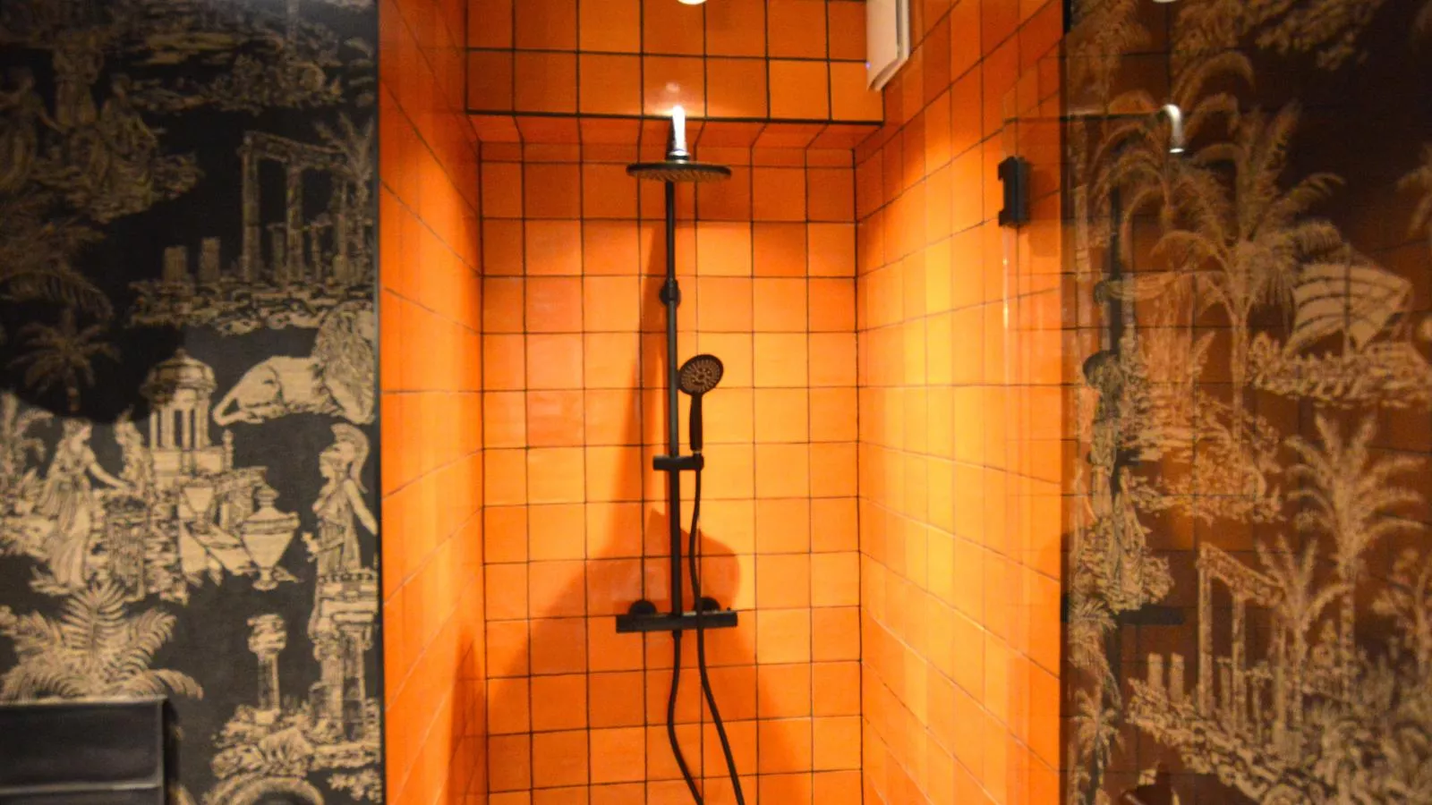 Loheré-Bathroom