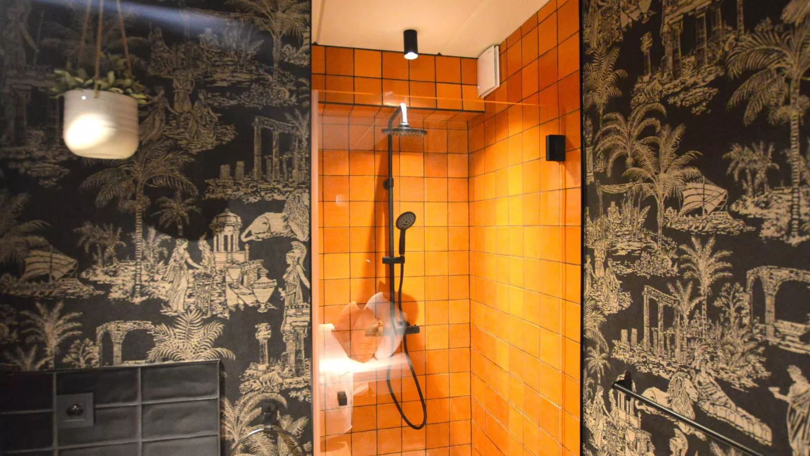 Loheré-Bathroom