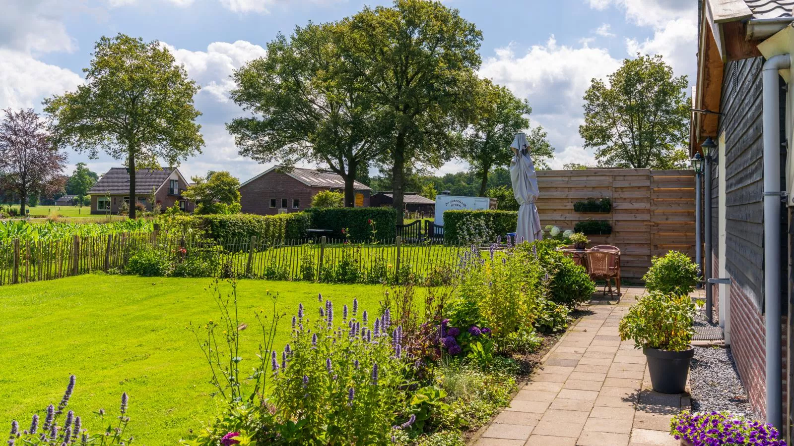 Weidezicht A-Gardens summer