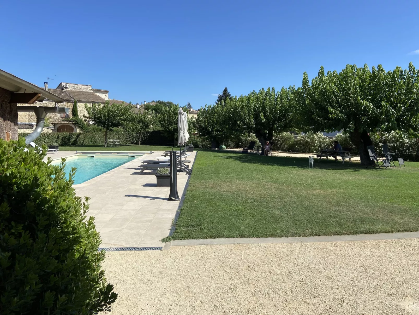Le Mas des Trois Anges-Outside