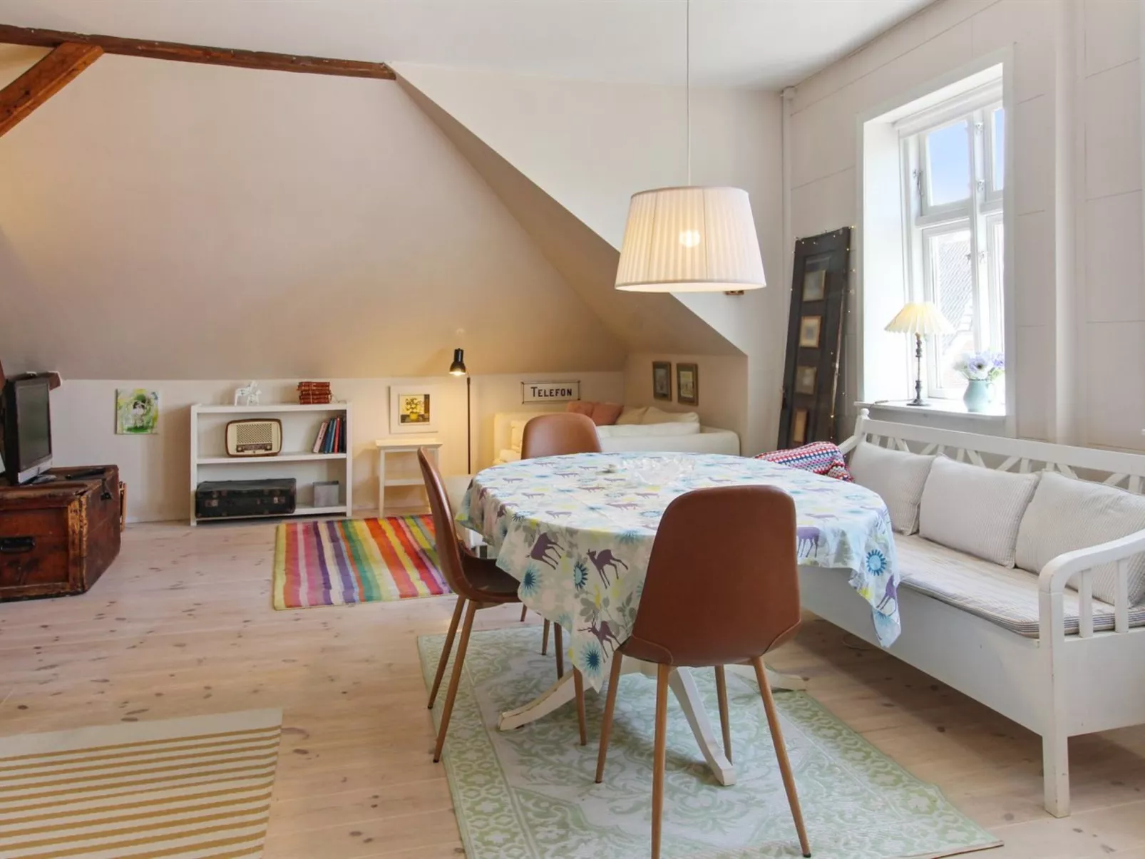 "Fenia" - 9.8km from the sea-Inside