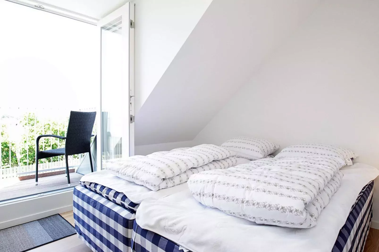 3 rooms app.,2stories,bay view,PLUS-Indoor