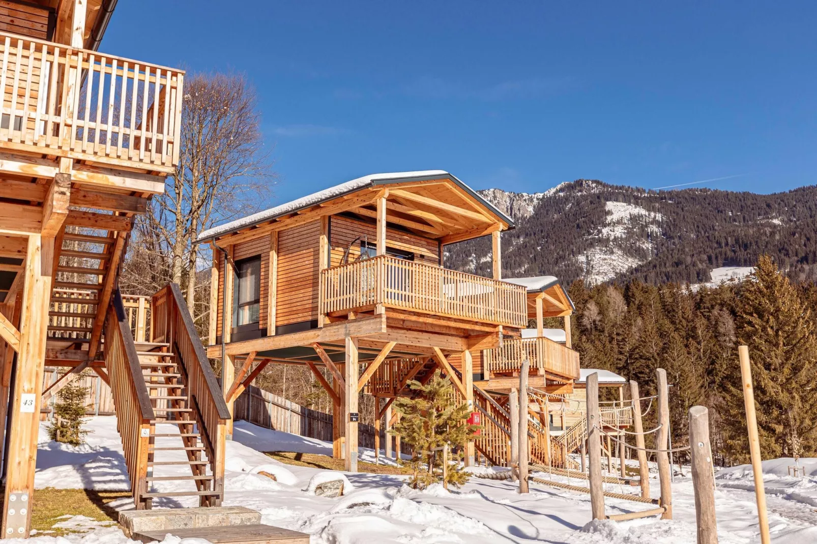 Chalets & Glamping Nassfeld 2-Exterior winter