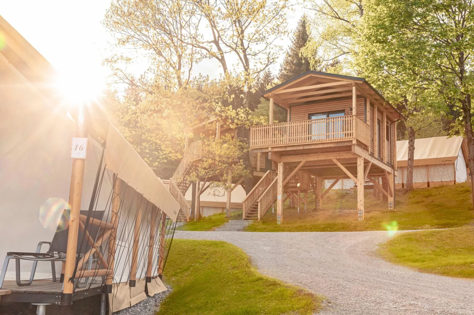 Chalets & Glamping Nassfeld 5-Exterior summer