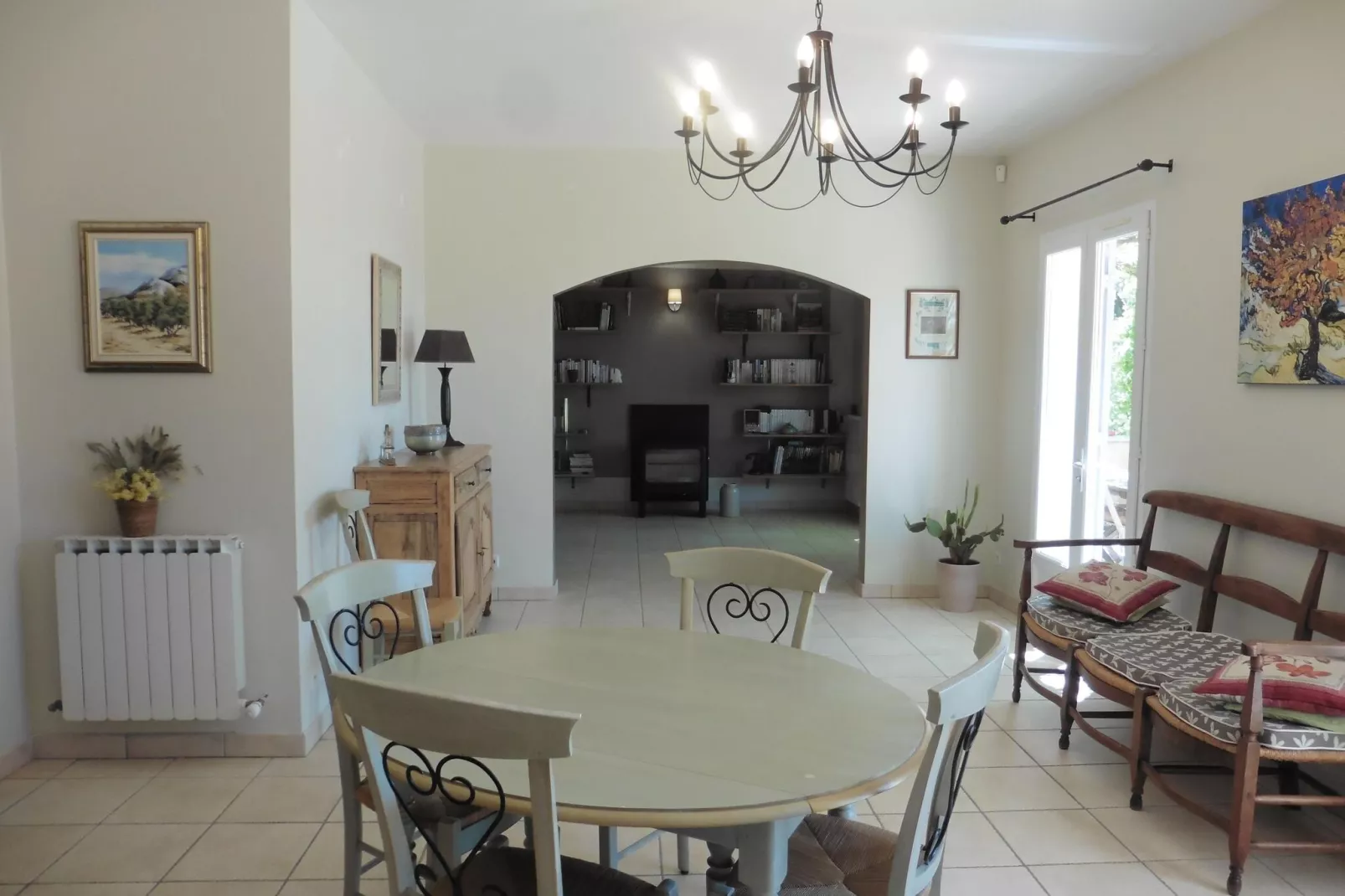 Ferienhaus in Villes-sur-Auzon-Esszimmer