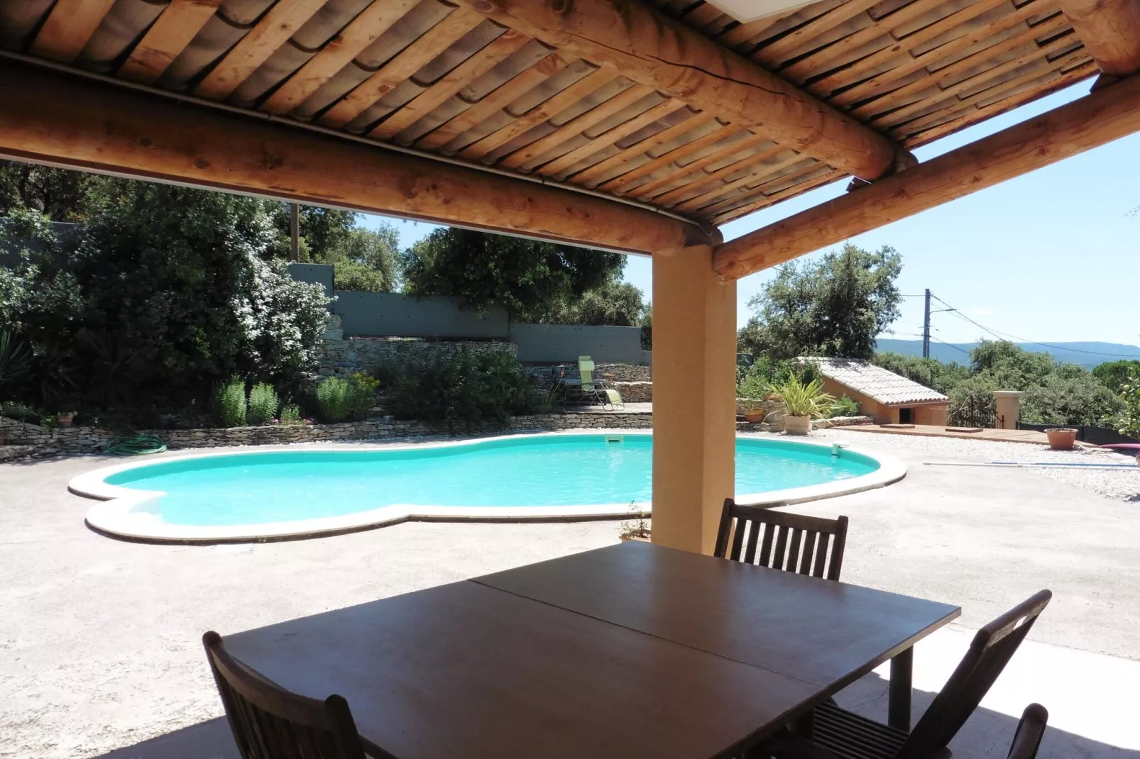 Ferienhaus in Villes-sur-Auzon-Terrasse/Balkon