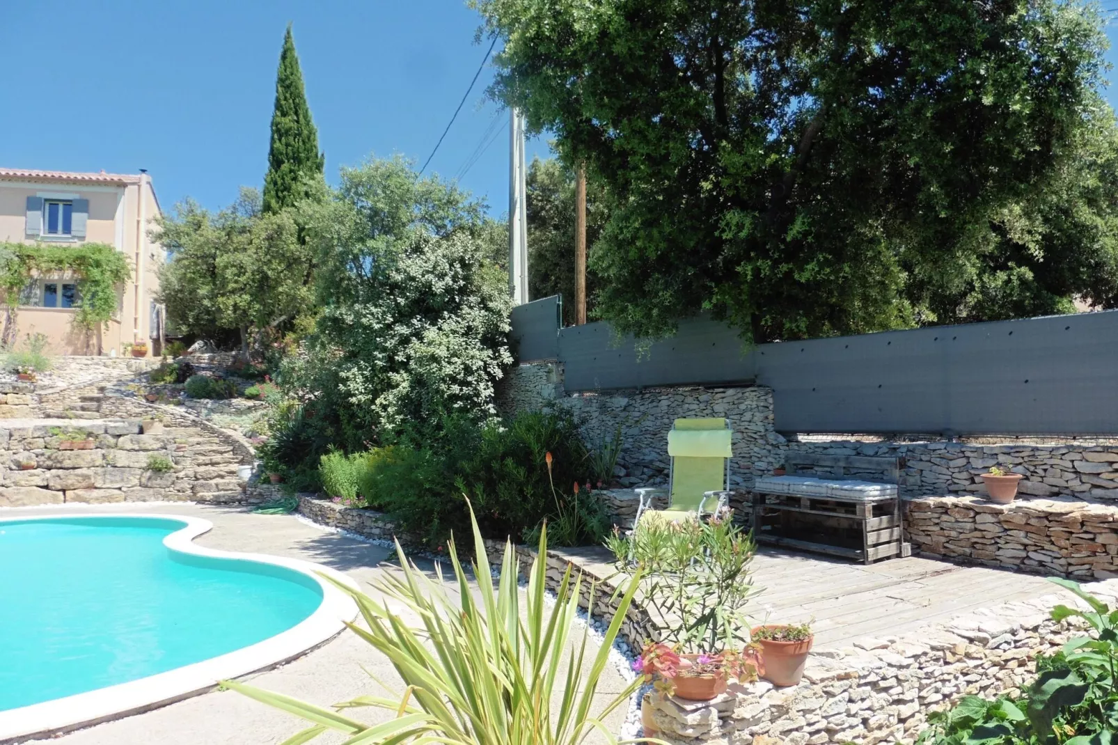 Ferienhaus in Villes-sur-Auzon-Terrasse/Balkon