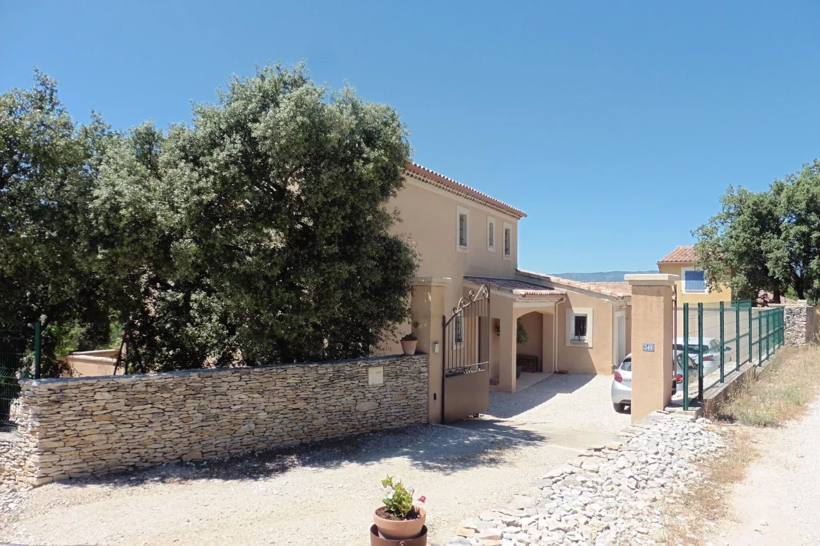 Ferienhaus in Villes-sur-Auzon-Außenbereich Sommer
