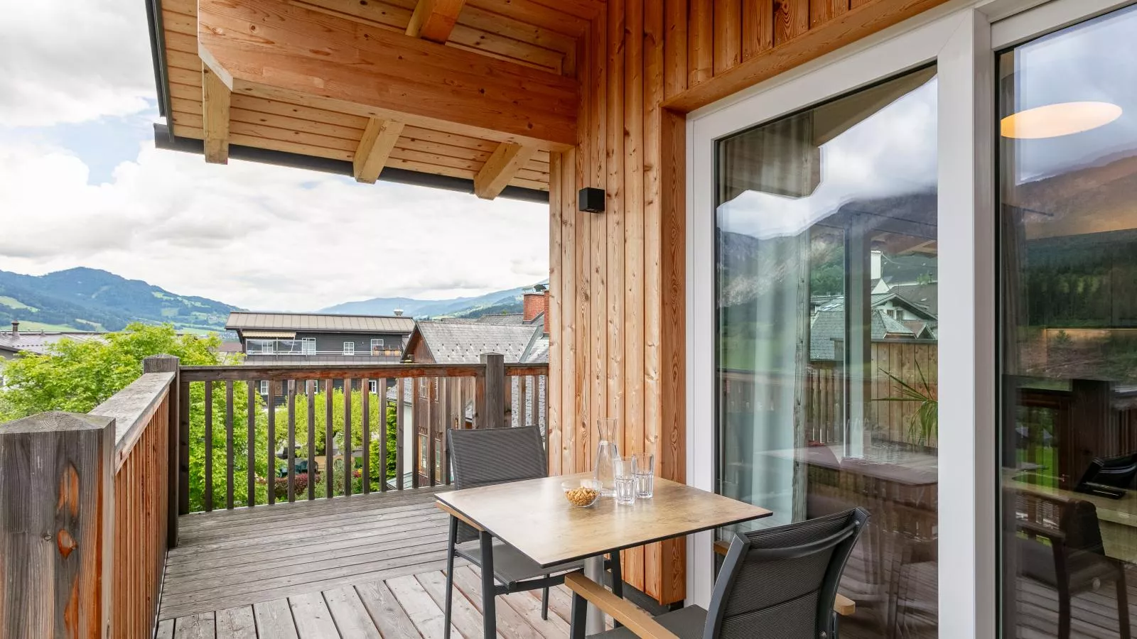 Apart33 Top 1-32-Terrace balcony