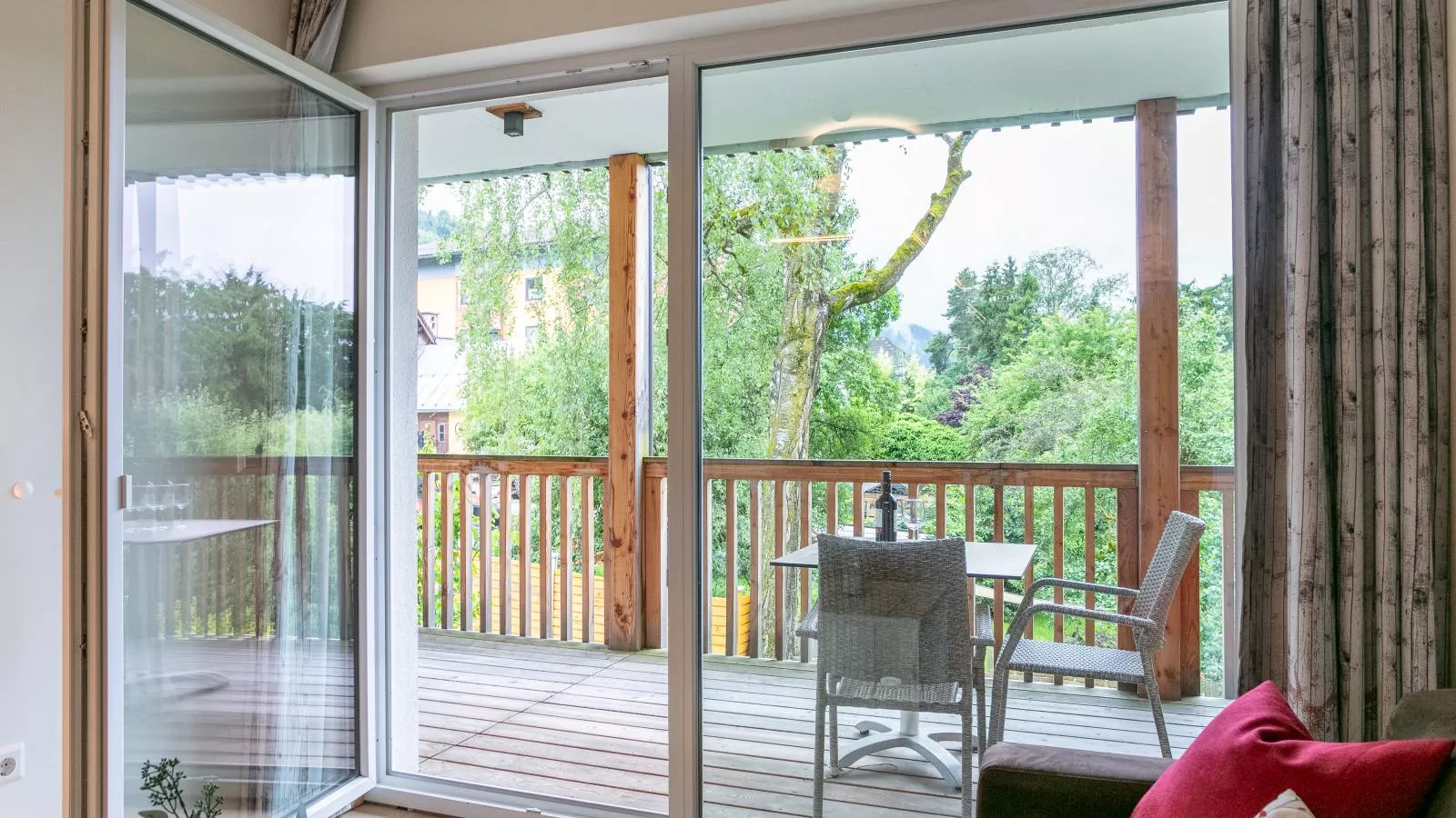 Apart33 Top 2-12-Terrace balcony