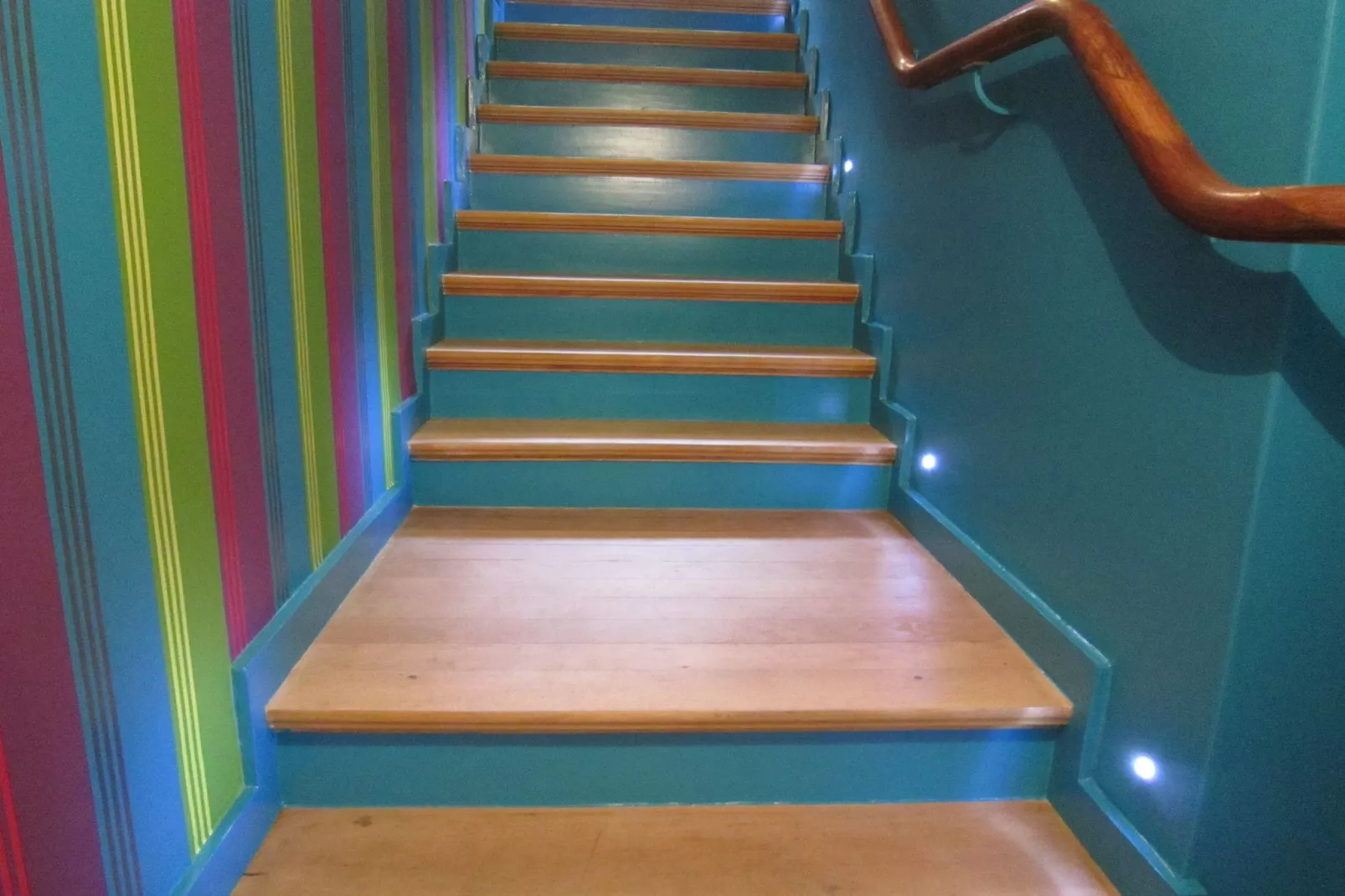The Rainbow House-Flur