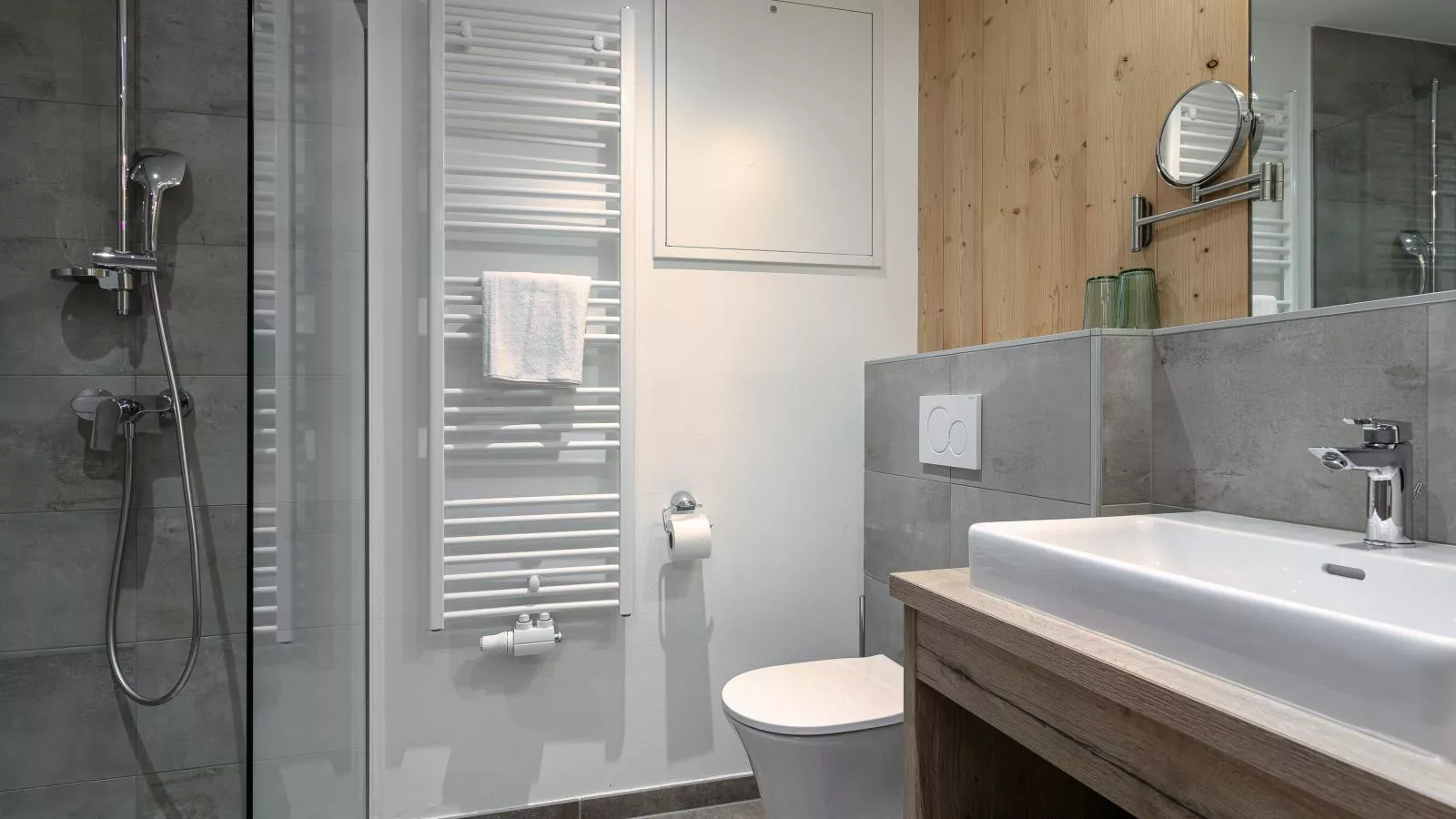Apart33 Top 2-3-Bathroom