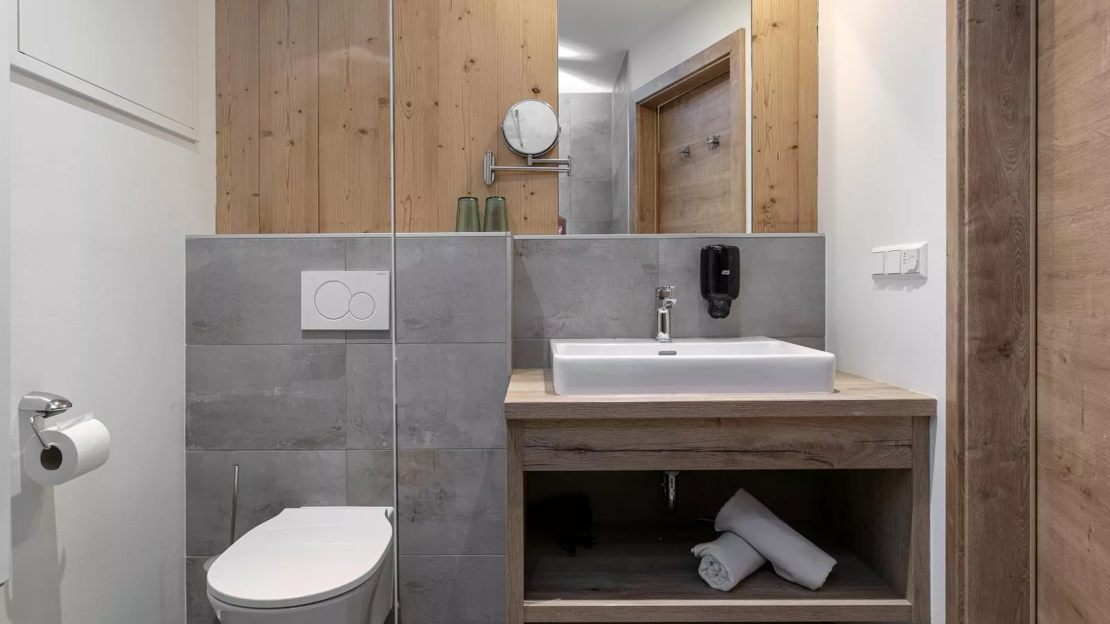 Apart33 Top 2-3-Bathroom