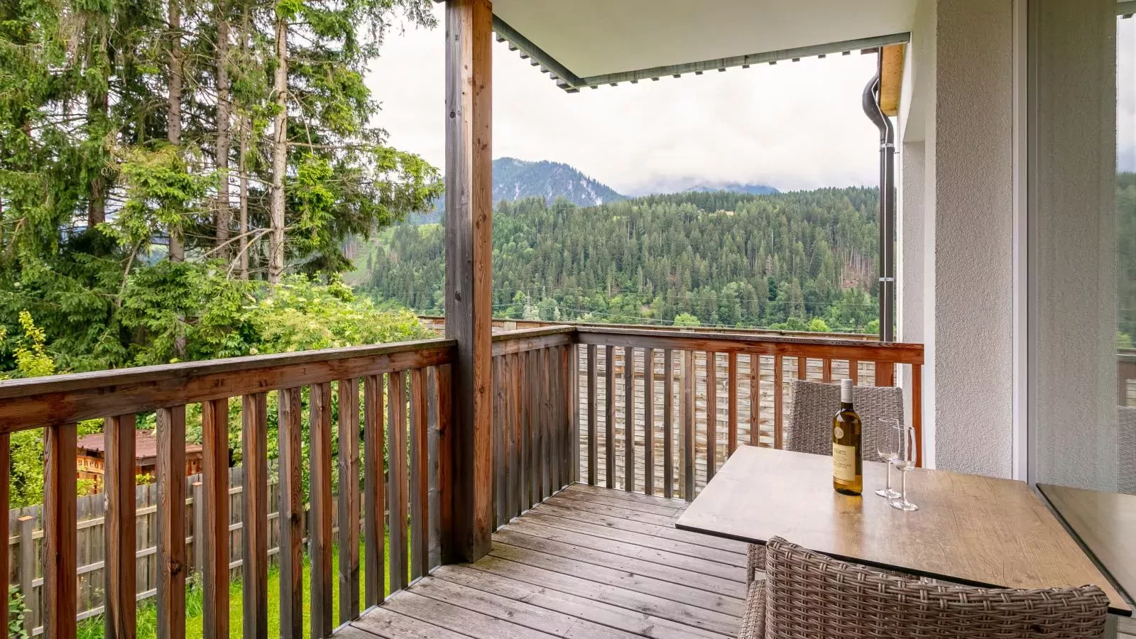 Apart33 Top 2-3A-Terrace balcony