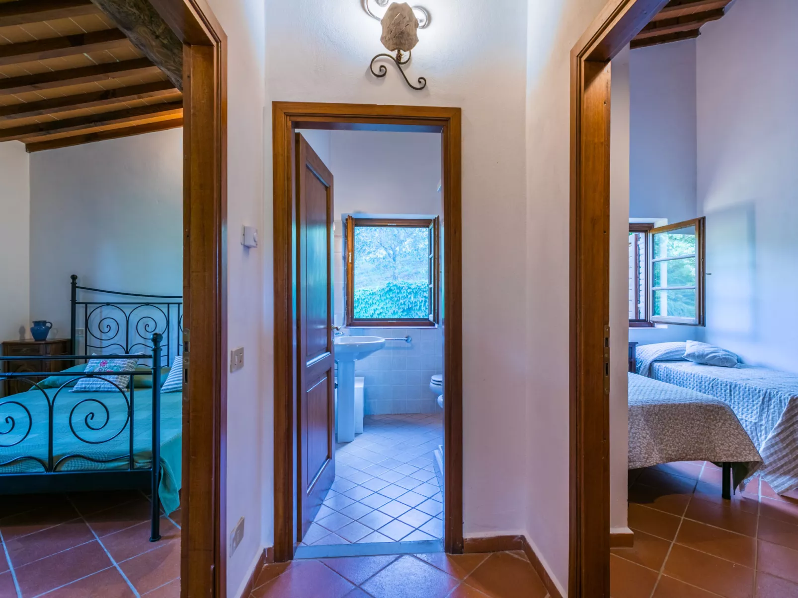 Cerretino Tettoia-Inside