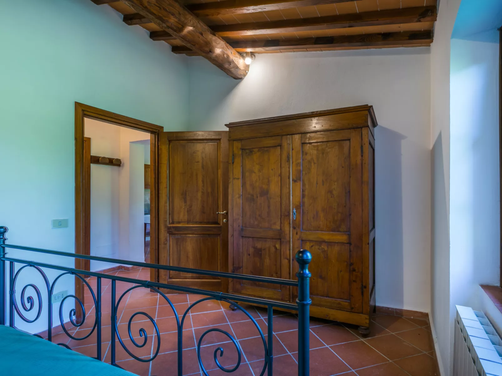 Cerretino Tettoia-Inside