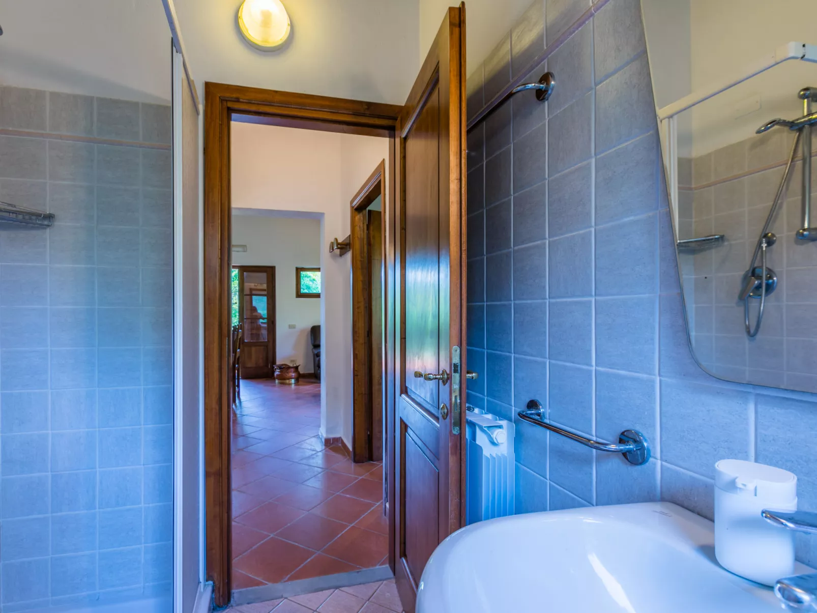 Cerretino Tettoia-Inside