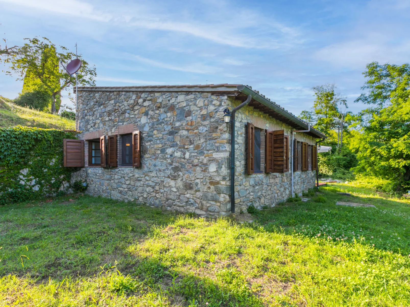 Cerretino Tettoia-Outside