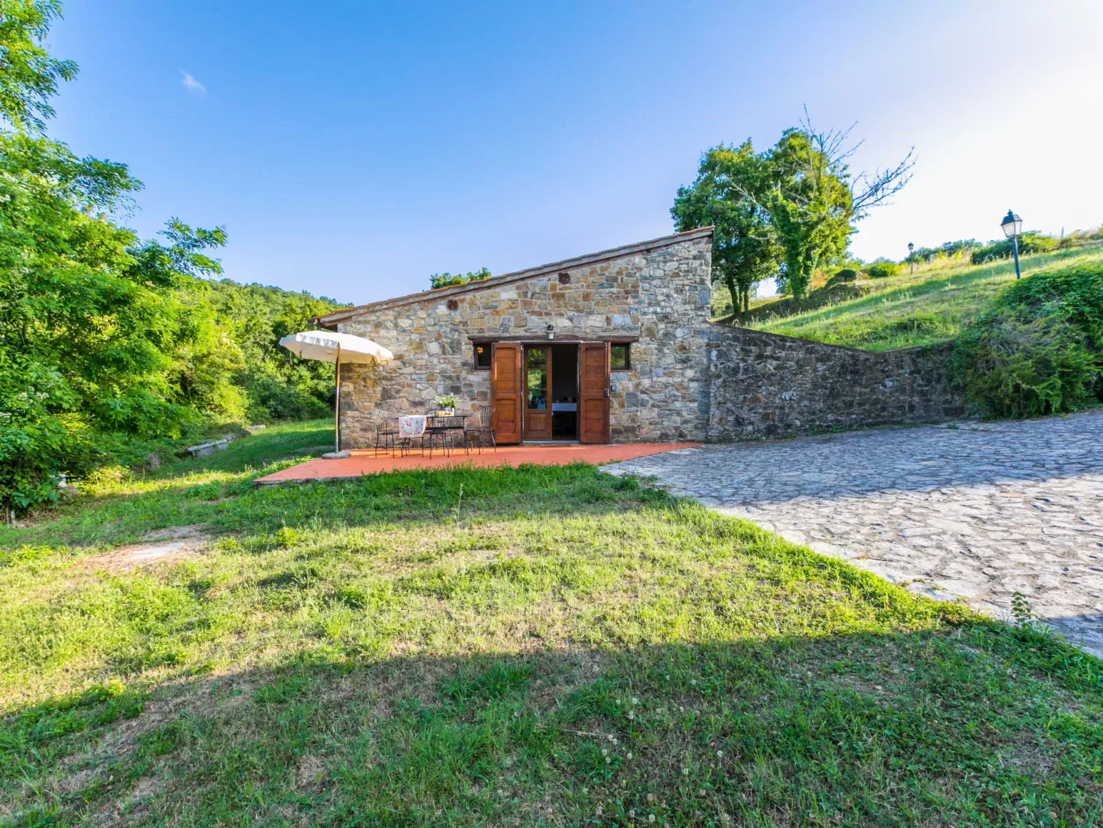 Cerretino Tettoia-Outside