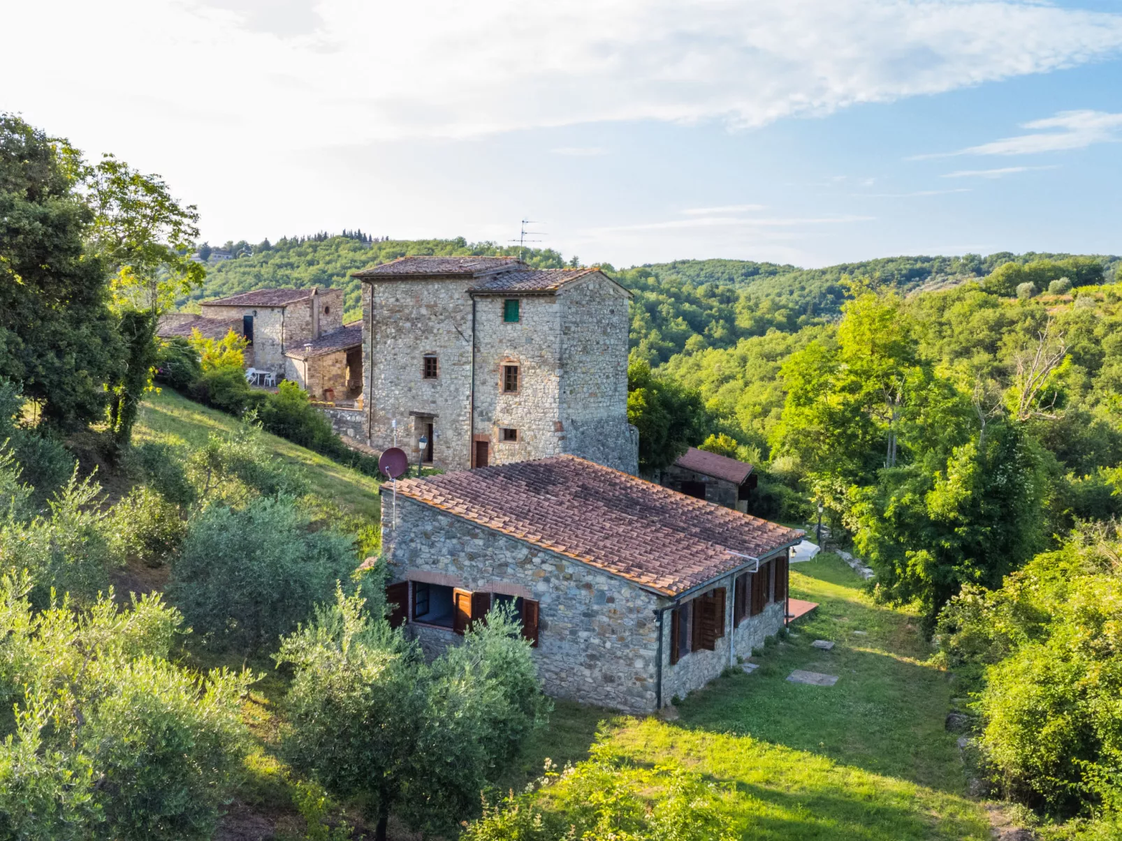 Cerretino Tettoia-Outside