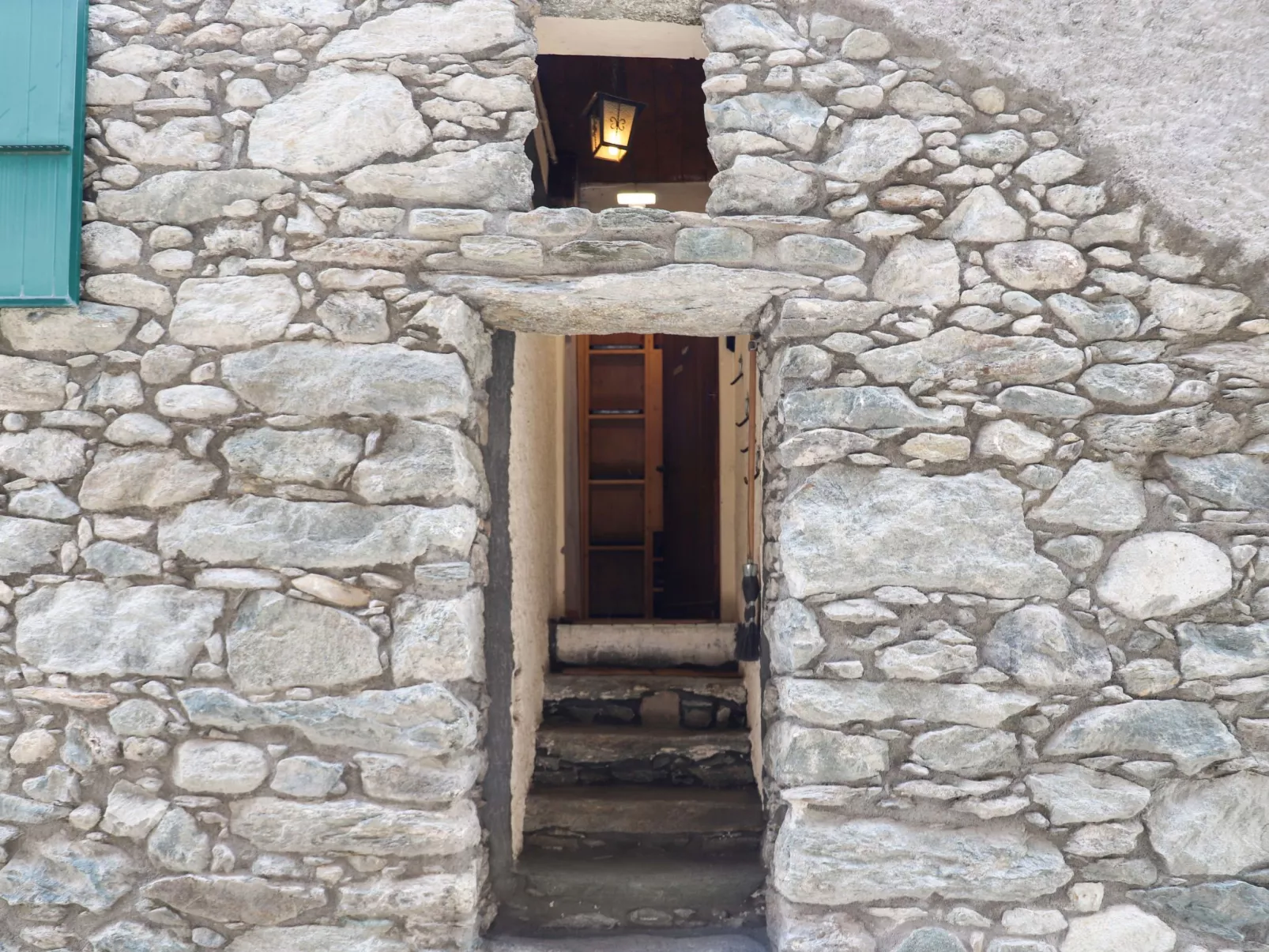Les Moulins-Outside