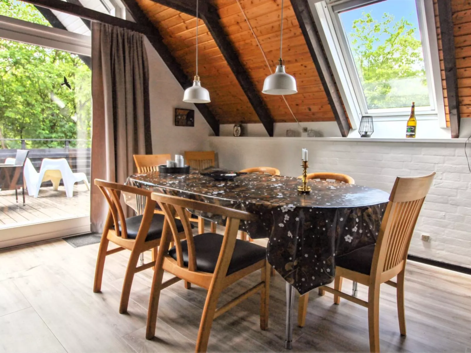 "Engelbertine" - 30km from the sea-Inside