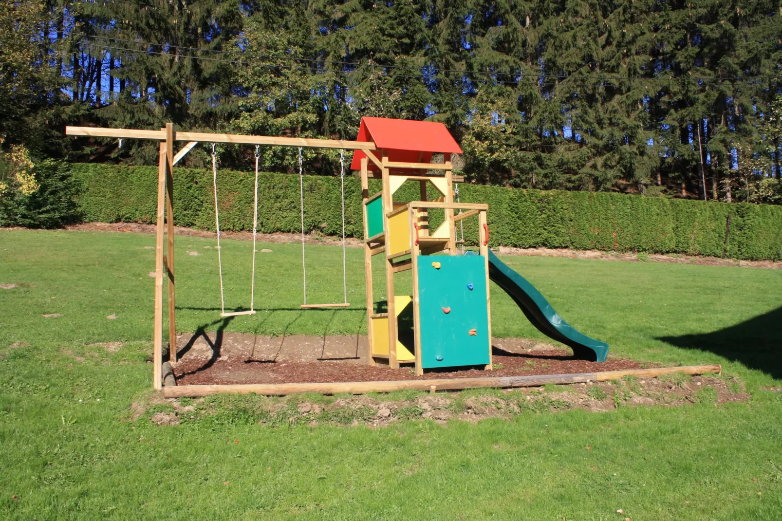 The Rainbow House-Gärten Sommer