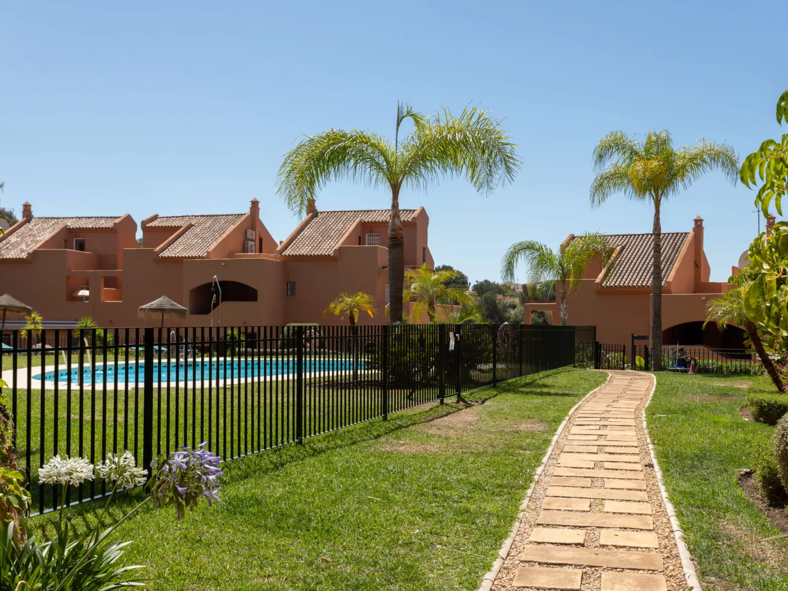 Los Lagos de Santa Maria-Outside