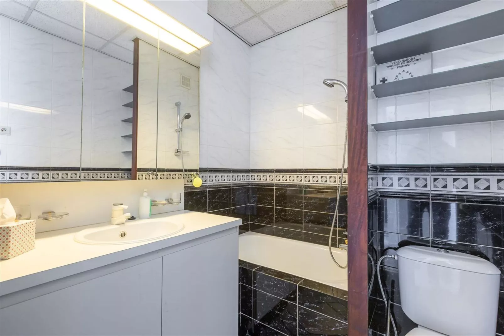 Zeegalm-Bathroom