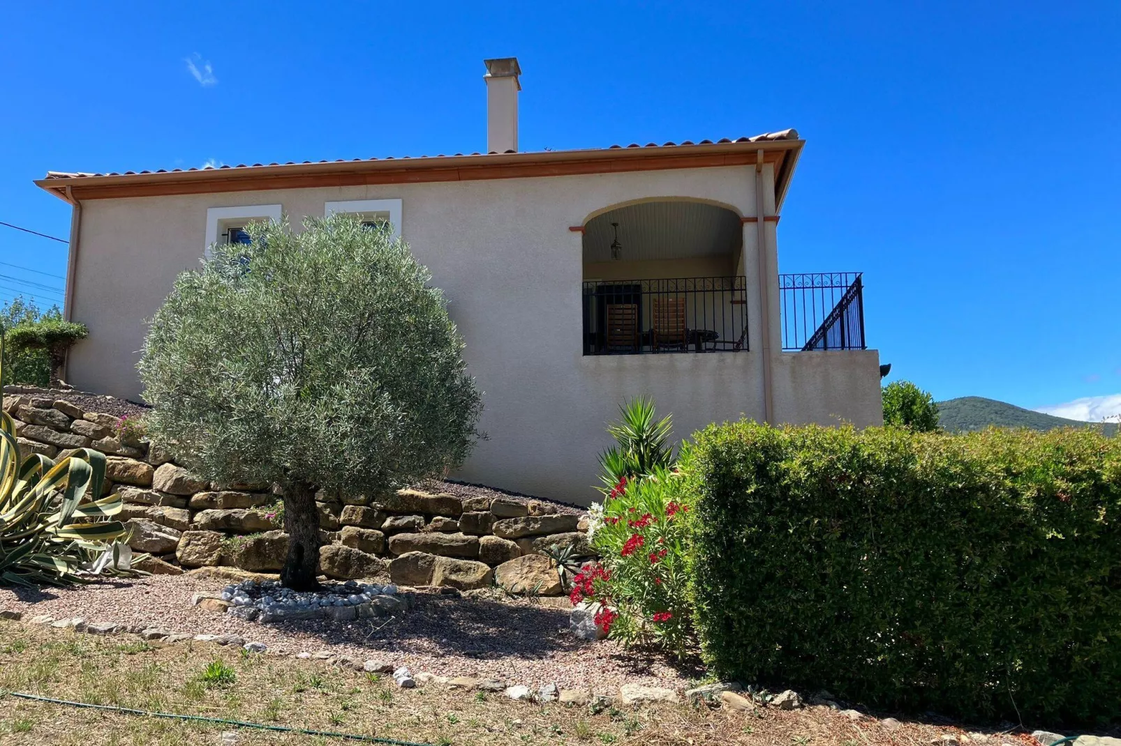 Villa les Hirondelles-Exterior summer