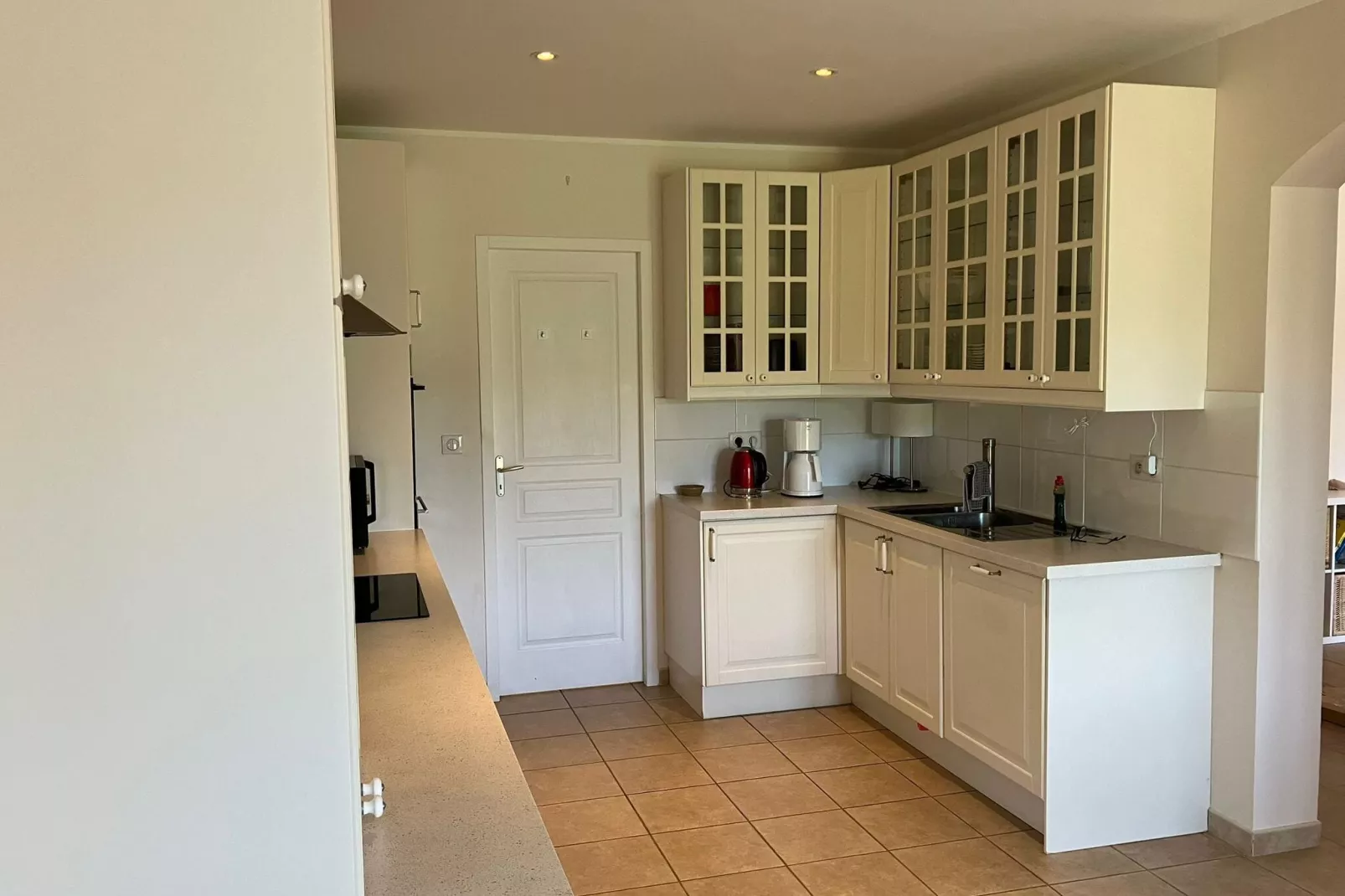 Villa les Hirondelles-Kitchen