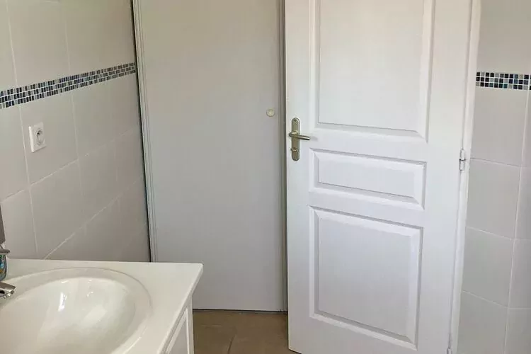Villa les Hirondelles-Bathroom