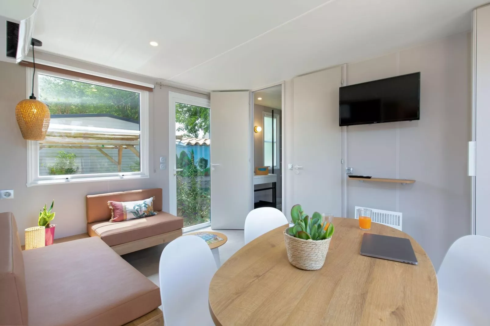 Les Jardins d'Agathe 5-Living room