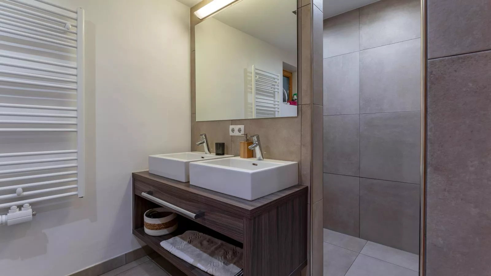 Chalet Huski Viehhofen-Bathroom