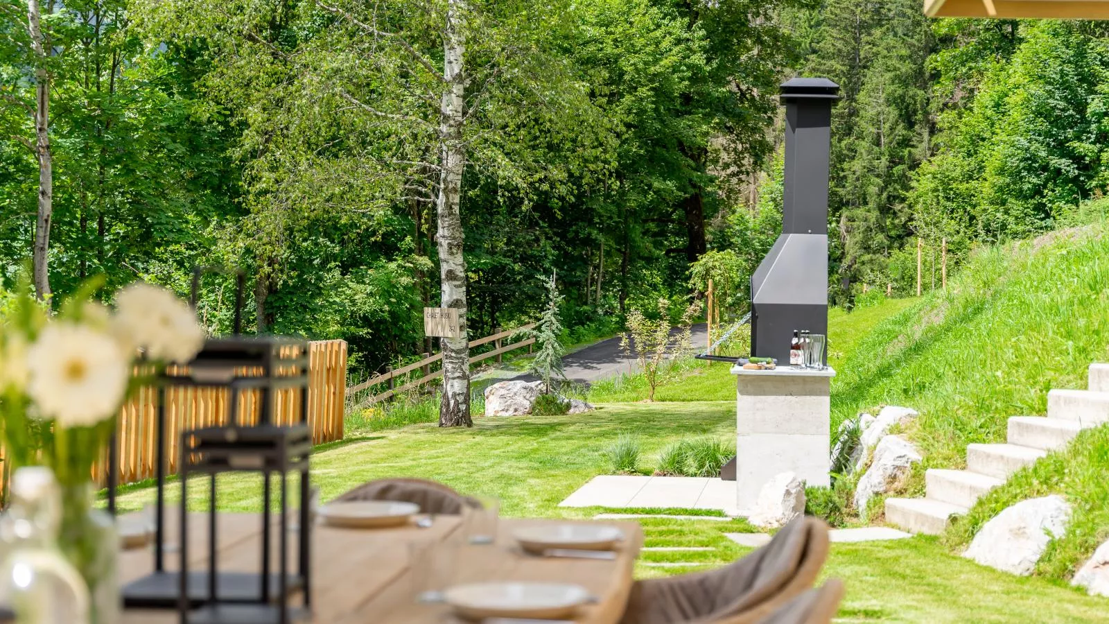 Chalet Huski Viehhofen-Gardens summer