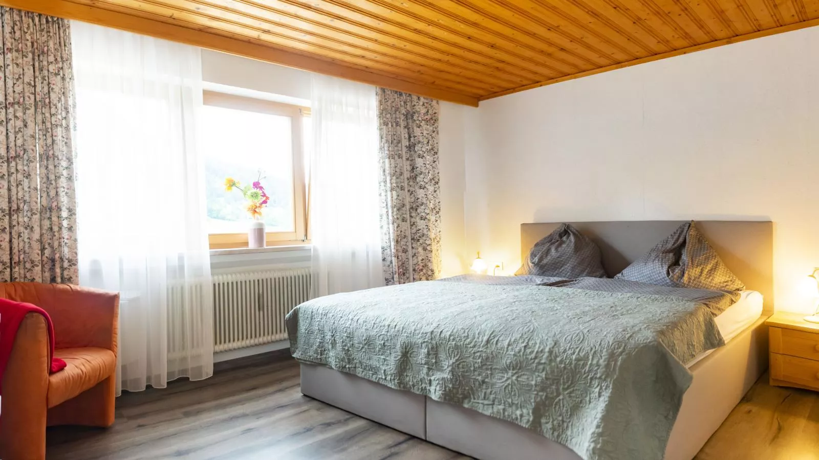 Bei Hanni-Bedroom