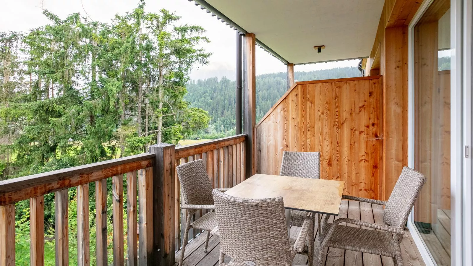 Apart33 Top 2-8-Terrace balcony