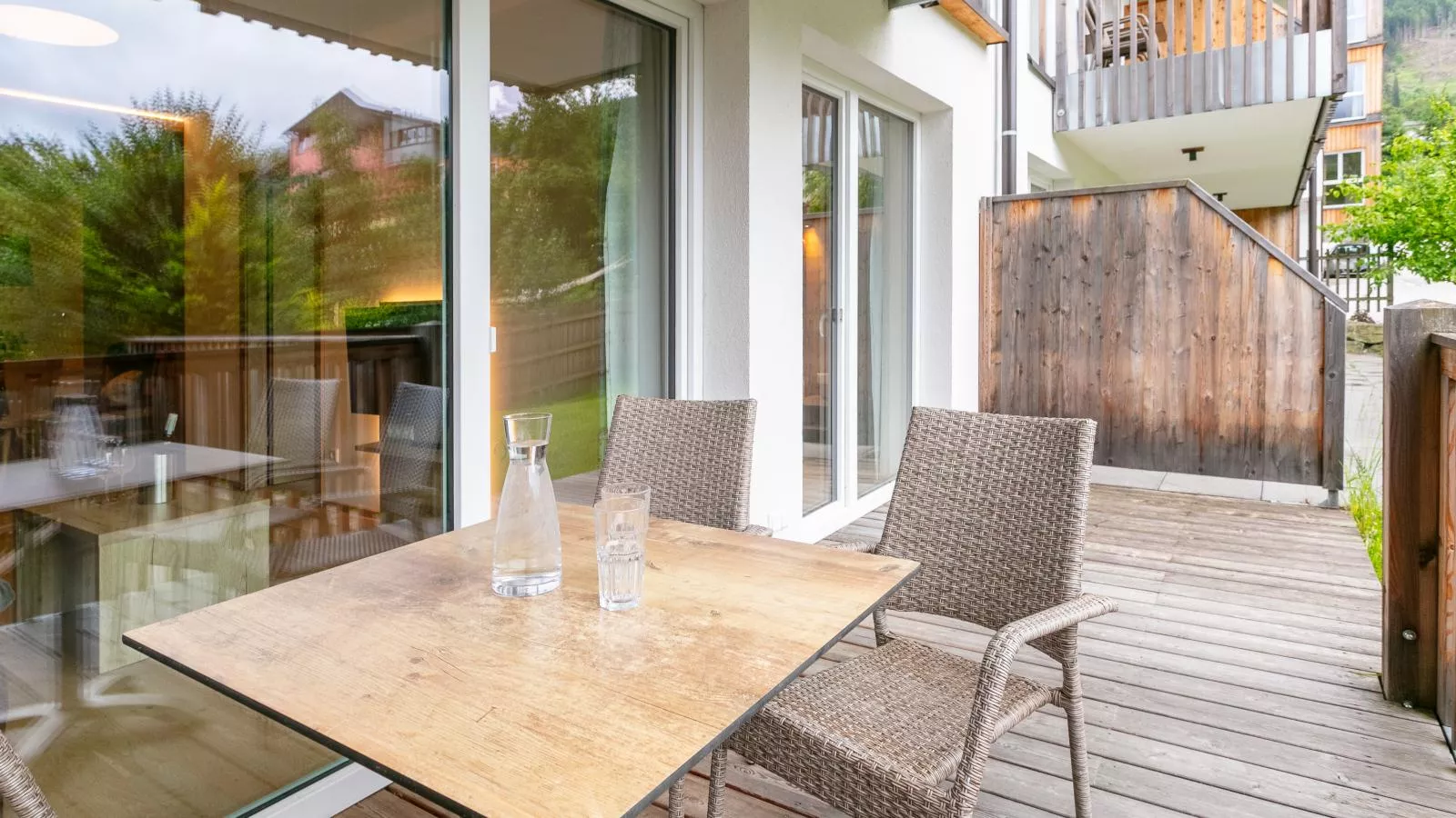 Apart33 Top 2-4-Terrassenbalkon