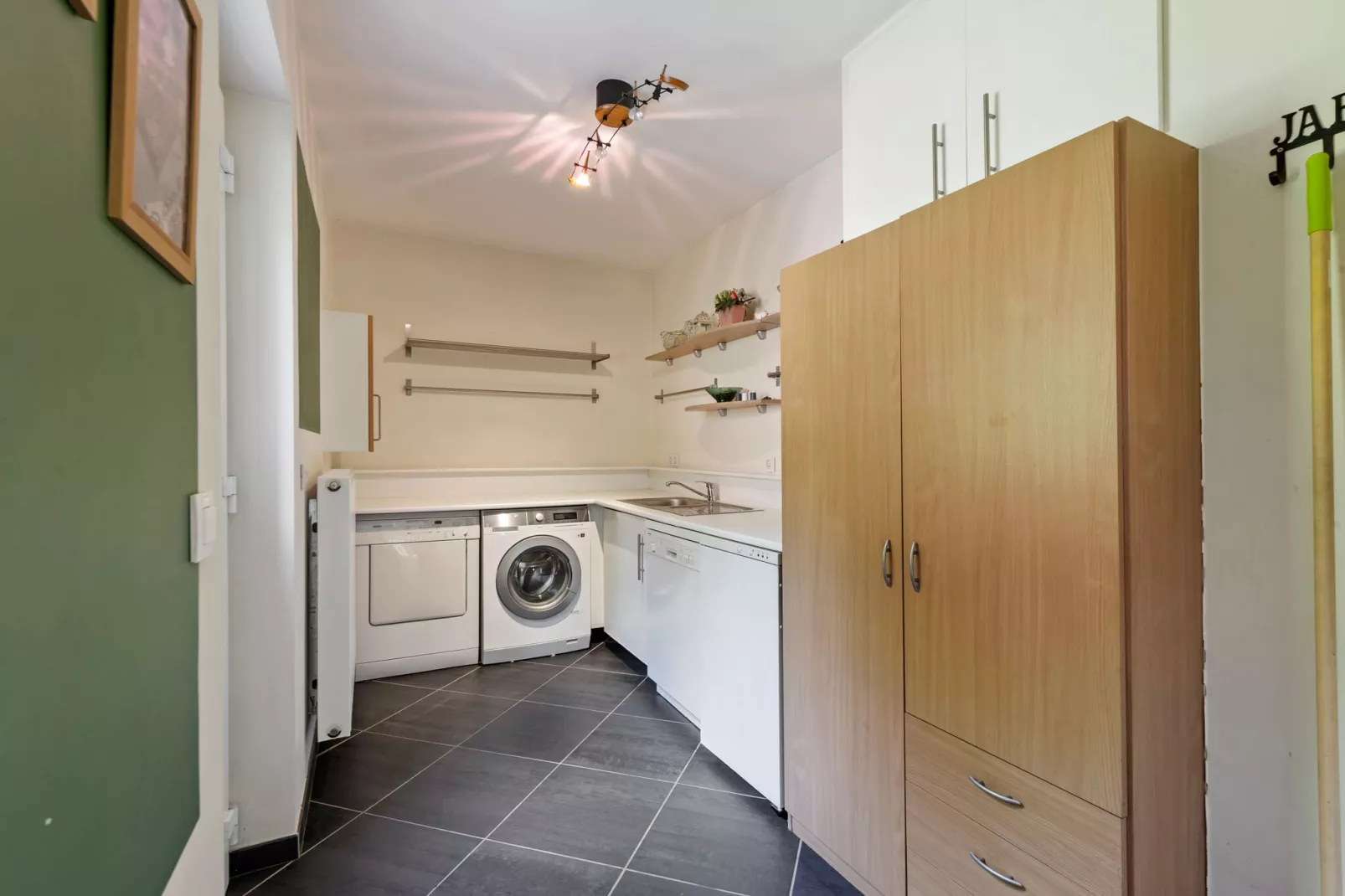 Le Rendez Vous-Bathroom