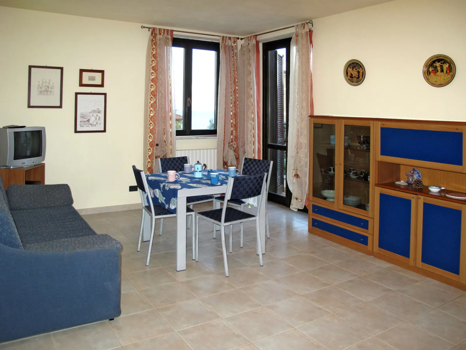 Le Margherite (SLR255)-Inside